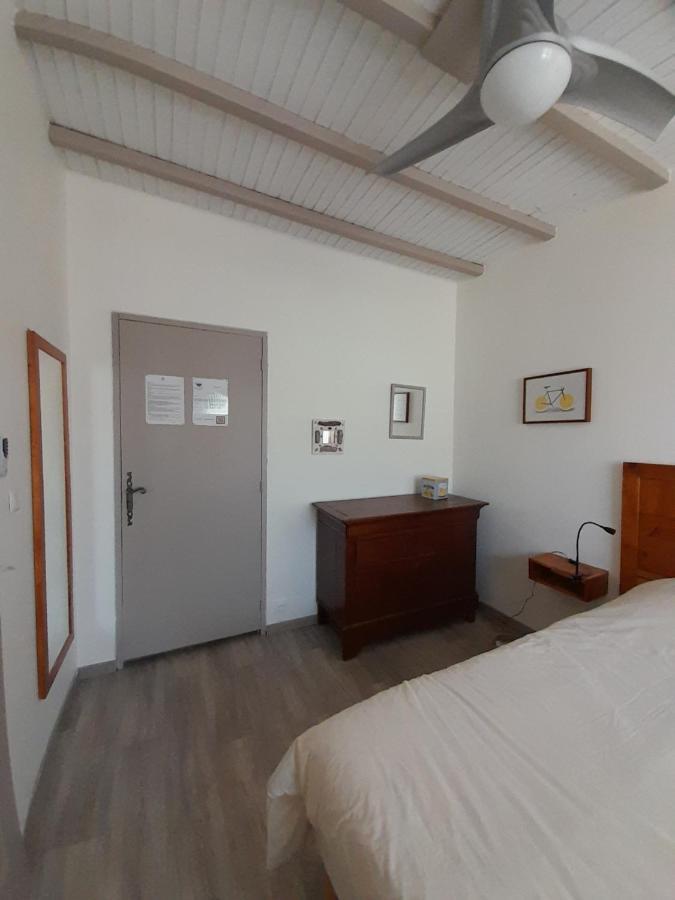 La Pause Sous Le Pin B&B Chambres D'Hotes Capestang Kültér fotó